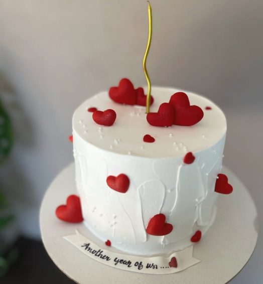 Circle of heart cake