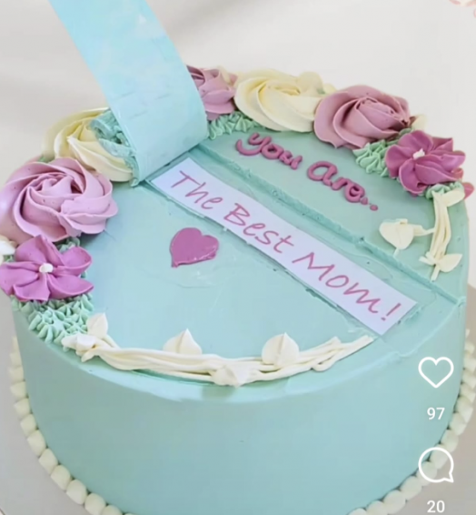 Secret message cake for mom