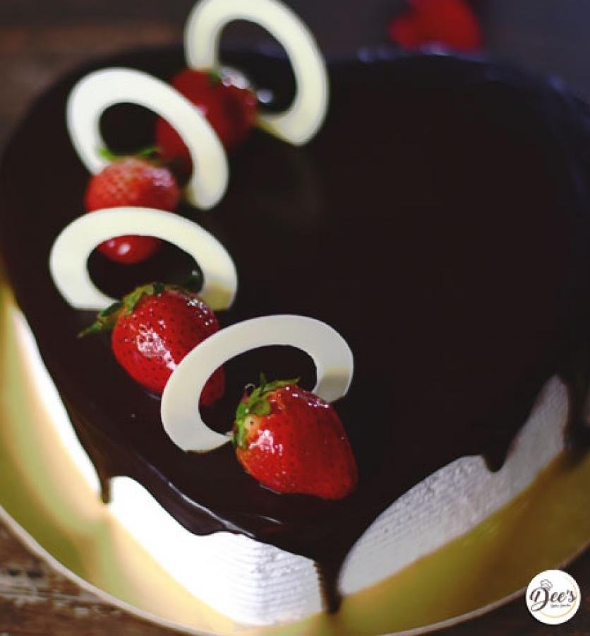 Chocolate And Strawberry Concoction - Deesbakestudio