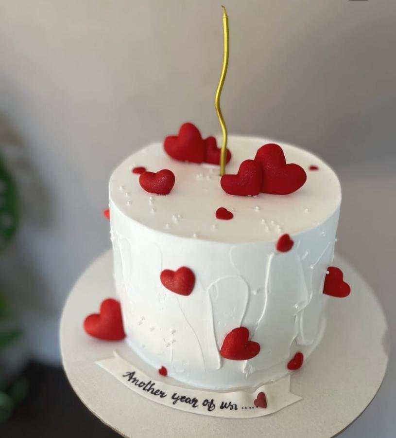 Circle of heart cake - Deesbakestudio